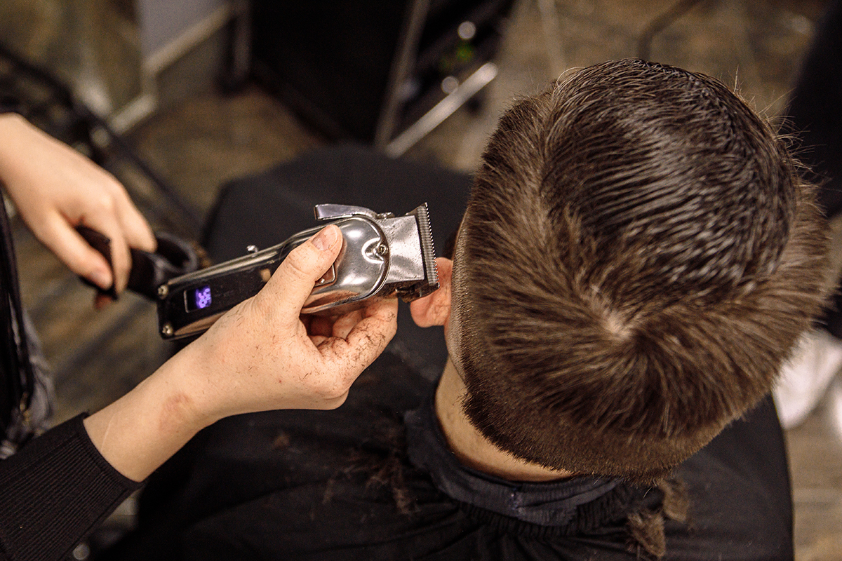 men's haircut hairdresser barbershop professional haircut